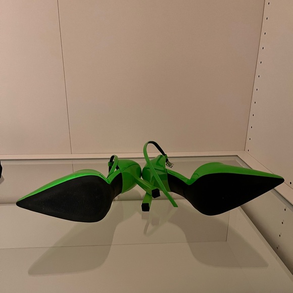 Green Strap pointed toe heels - Picture 3 of 4